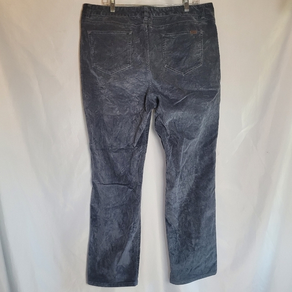 L.L.Bean Women's Favorite Fit Blue Corduroy Pants Size 18 Regular - Picture 3 of 8